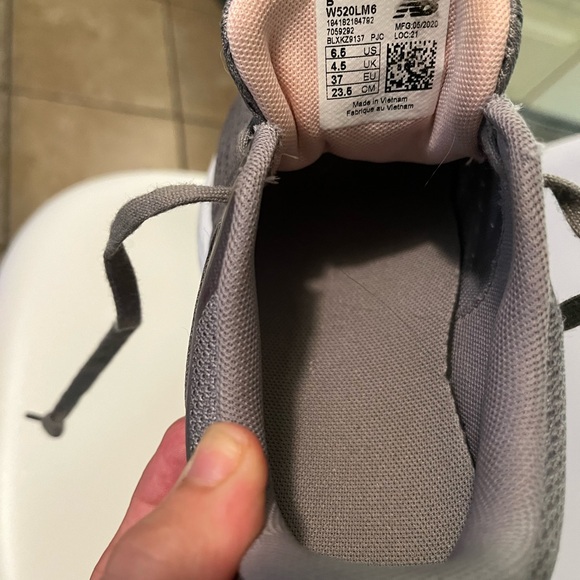 New Balance 520v6 sz 6.5 EUC - Picture 5 of 8